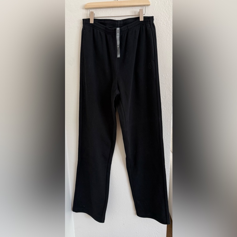 Vuori Sedona straight leg sweatpants regular size small , 30 inch inseam ,black. - Picture 4 of 4